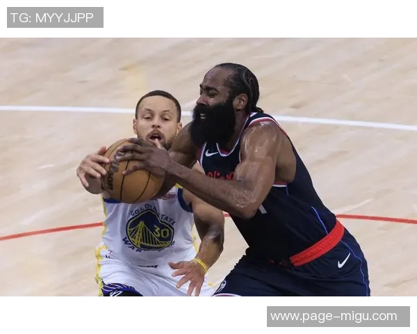 勇士与快船激战27日赛场比分揭晓精彩瞬间回顾 勇士与快船激战27日赛场比分揭晓精彩瞬间回顾